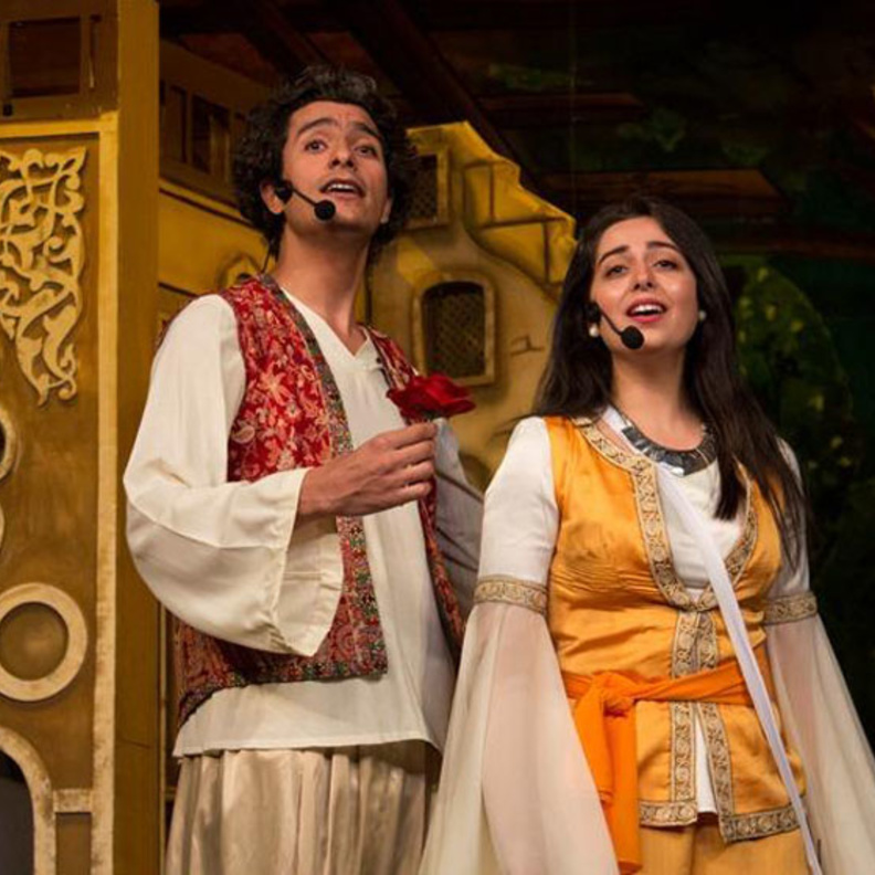 هبة مجدى وزوجها 