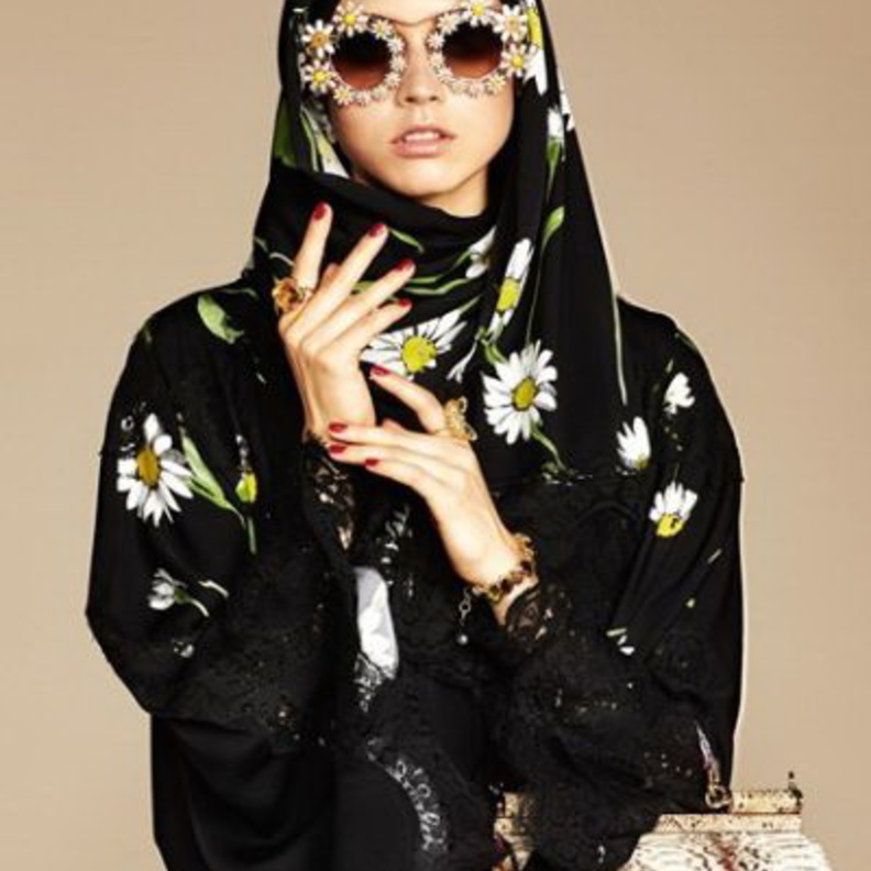 عباية من دولتشي اند غابانا