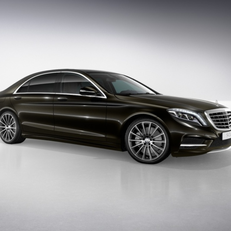 Mercedes S Class السيارة الفاخرة الأكثر مبيعاً