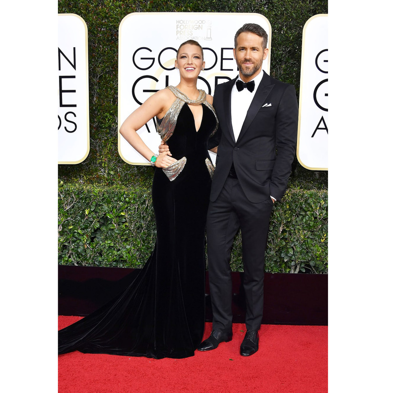 رايان غوسلينغ Ryan Gosling يتألق بتوكسيدو بيضاء من قوتشي