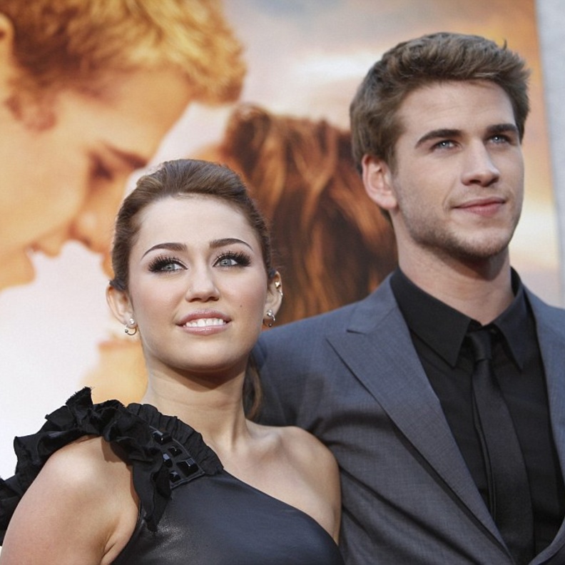 هل ستصبح مايلي " أم " في القريب العاجل