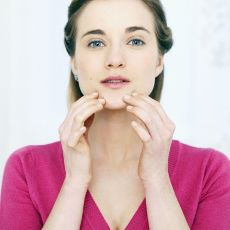 الذقن المشدود يمنحك عمرا اصغرا في السن