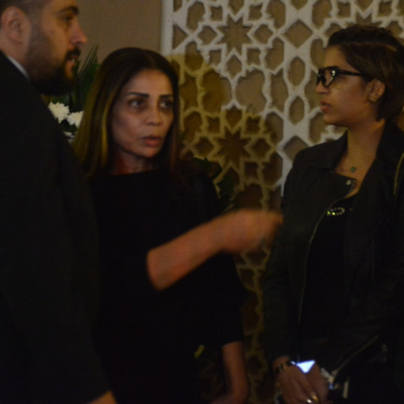 سوسن بدر في عزاء محمود عبد العزيز