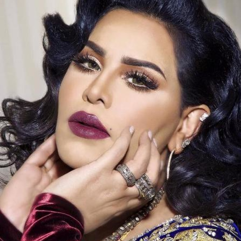 احلام تتلقى هدية من زوجها