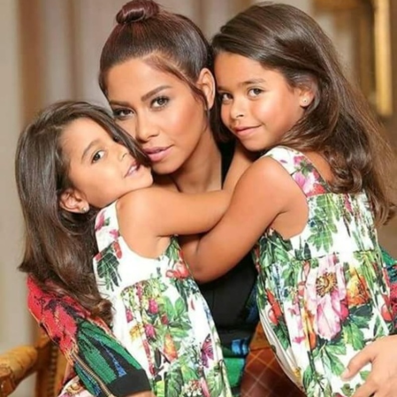 شيرين تعتزل الغناء للتفرغ لتربية ابنتيها