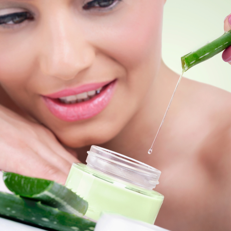 طبقي ماسك الالوفيرا لتنظيف البشرة