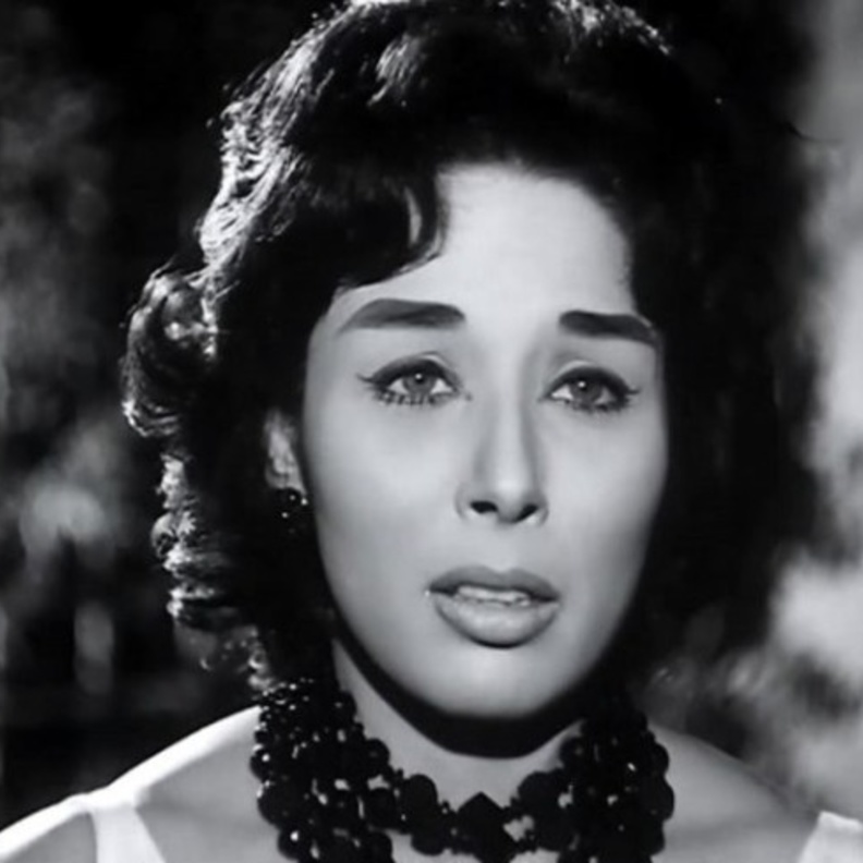 الفنانة لبنى عبدالعزيز في شبابها