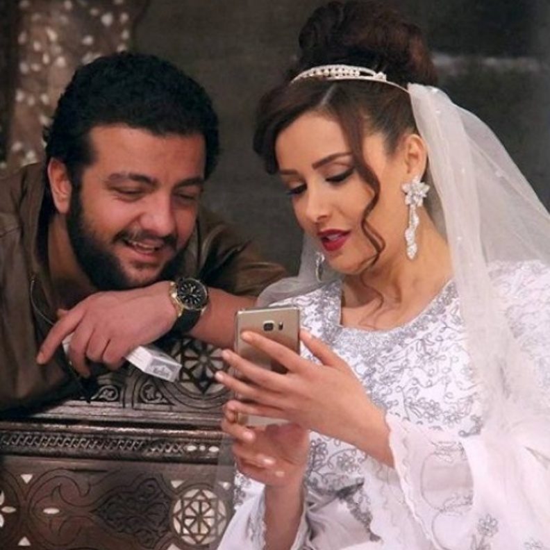 كندة حنة ومشهد من اجواء مسلسل خاتون