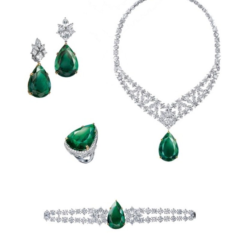 طقم الماس و زمرد من معوض 