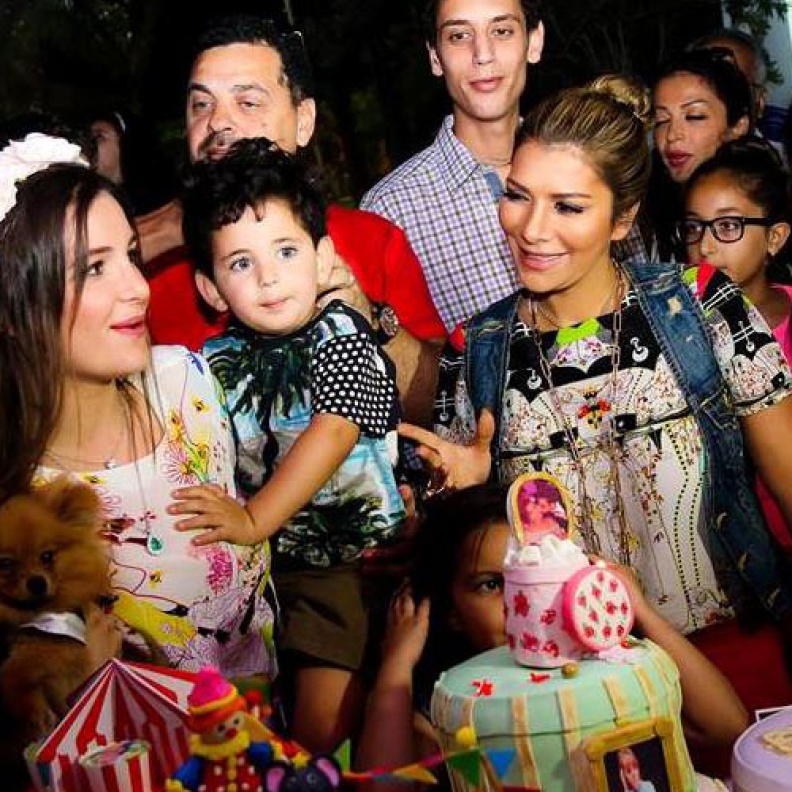 شام مع شقيقها علي