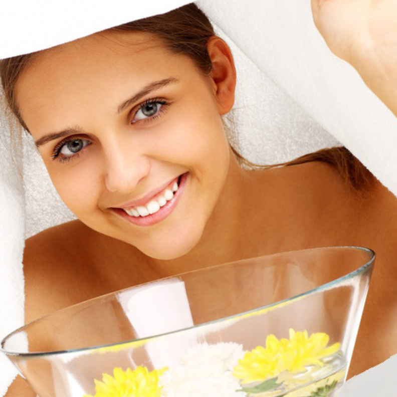 حمام البخار يعمل على تفتيح مسام البشرة