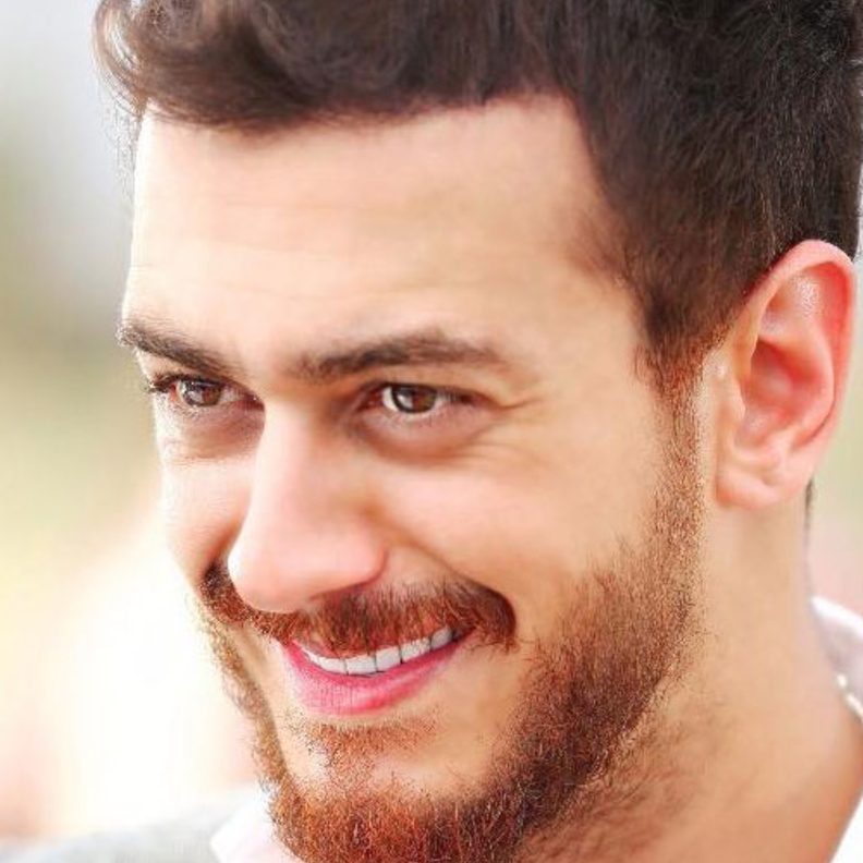 سعد المجرد مع والديه وجائزة الموريكس دور