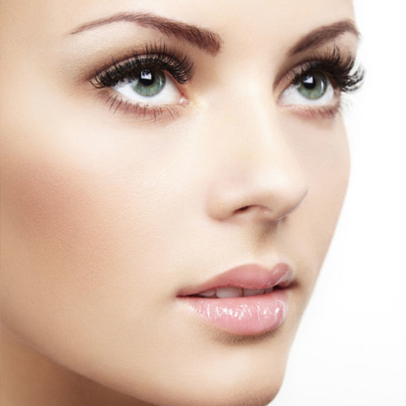 نشاء الذرة تعمل على التخفيف من اسوداد هالات العين