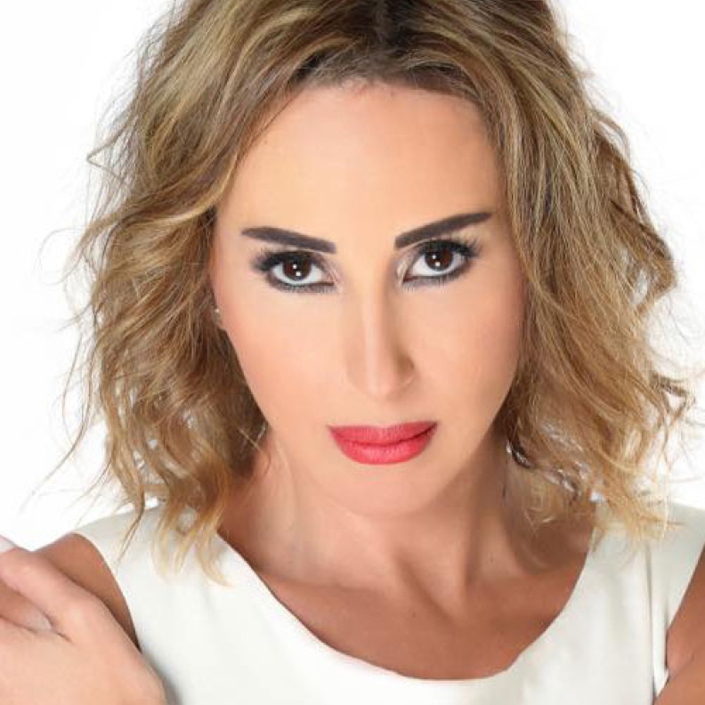 ورد الخال مع شقيقها يوسف ووالدتهما في اجازة على البحر