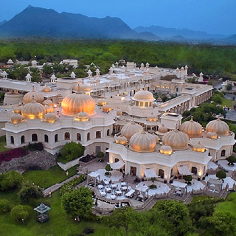 1. فندق أبروي يودايفيلاس The Oberoi Udaivilas ، أودايبور، راجستان، الهند