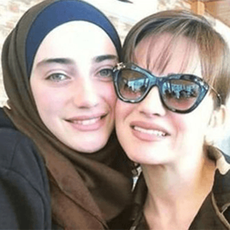 صفاء سلطان وابنتها 2017