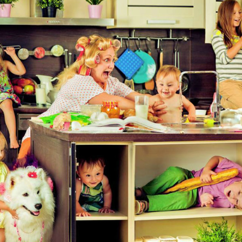 10 مواقف في الاسرة تسبب الخلل في شخصية الطفل-