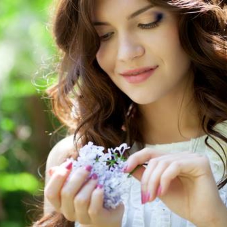 الرقة سر أنوثتك!