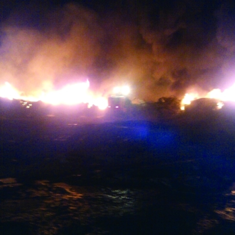 فيديو.. 6 ساعات متواصلة لإخماد حريق في الفجيرة