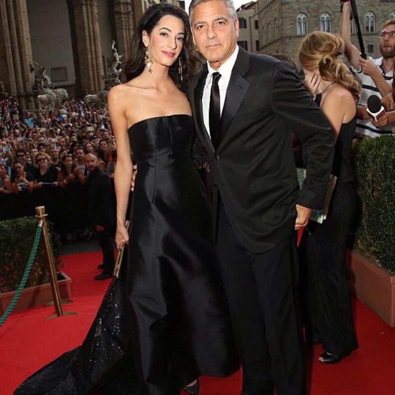  أمل علم الدين تتألق بجوار خطيبها جورج كلونى