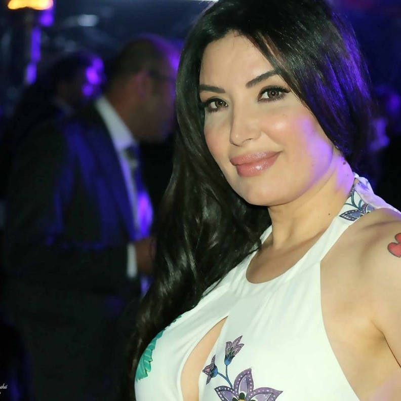 تهتم عبير صبري باناقتها واختيارها لازياءها