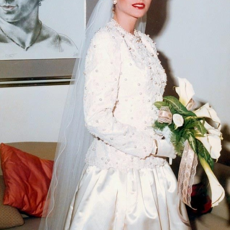 صورة نادرة لصوفيا فيرغارا من حفل زفافها عام 1991