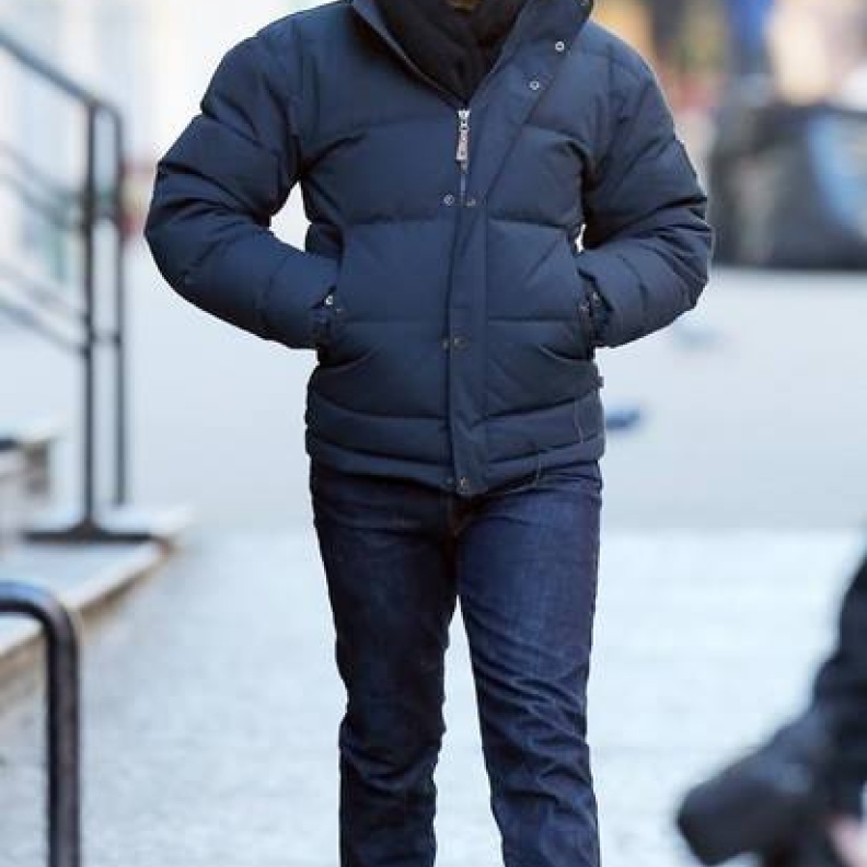 برادلي كوبر يكاد لا يعرف من برودة الطقس في نيويورك!