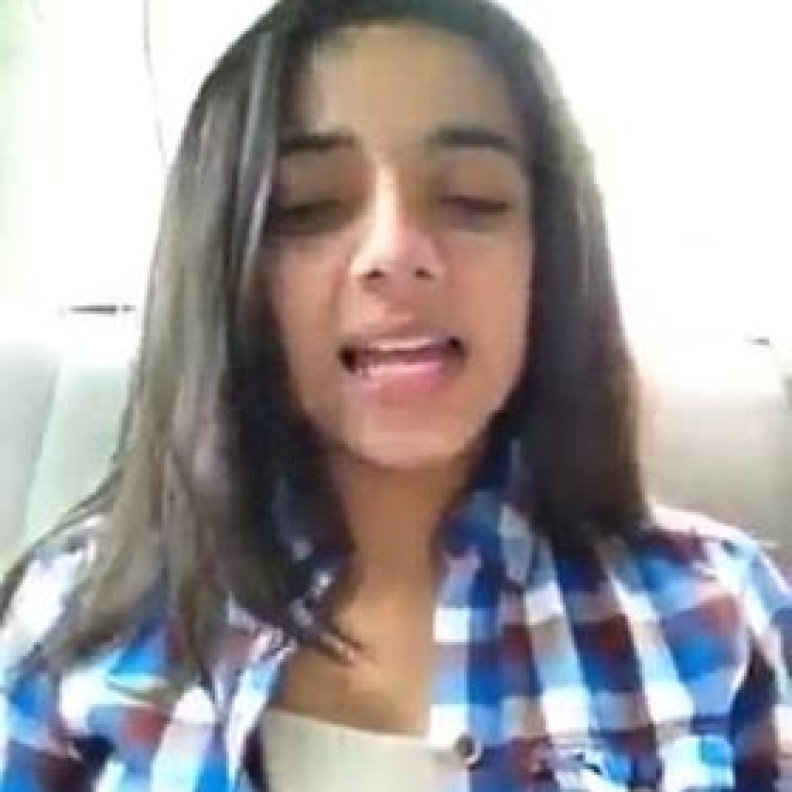 بالفيديو: فتاة أميركية تحاول تعلم العربية 