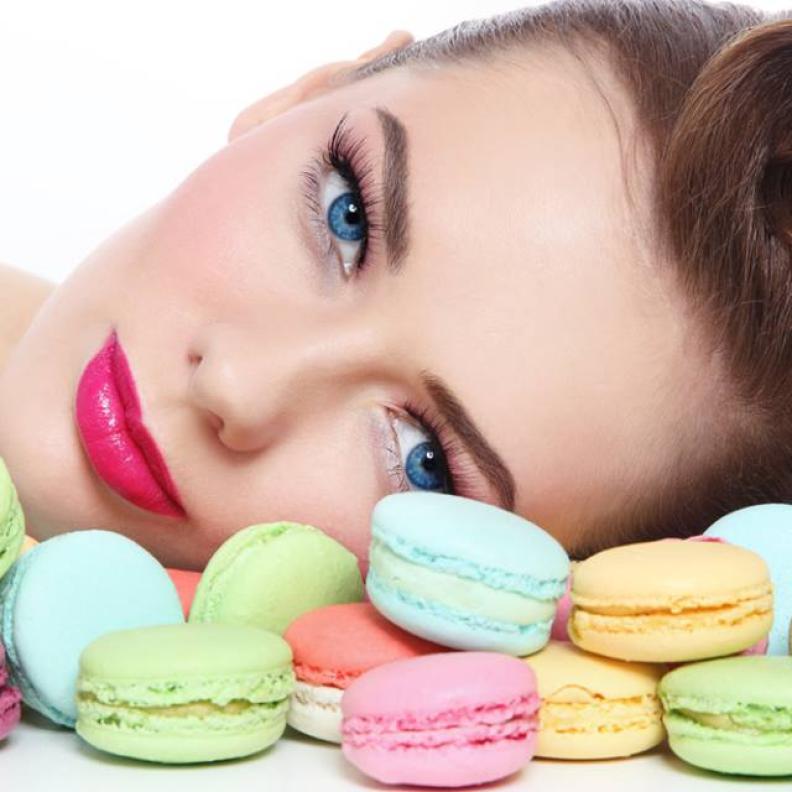 تعشقين الحلويات وترغبين في تخفيف الوزن.. إليك الحل؟