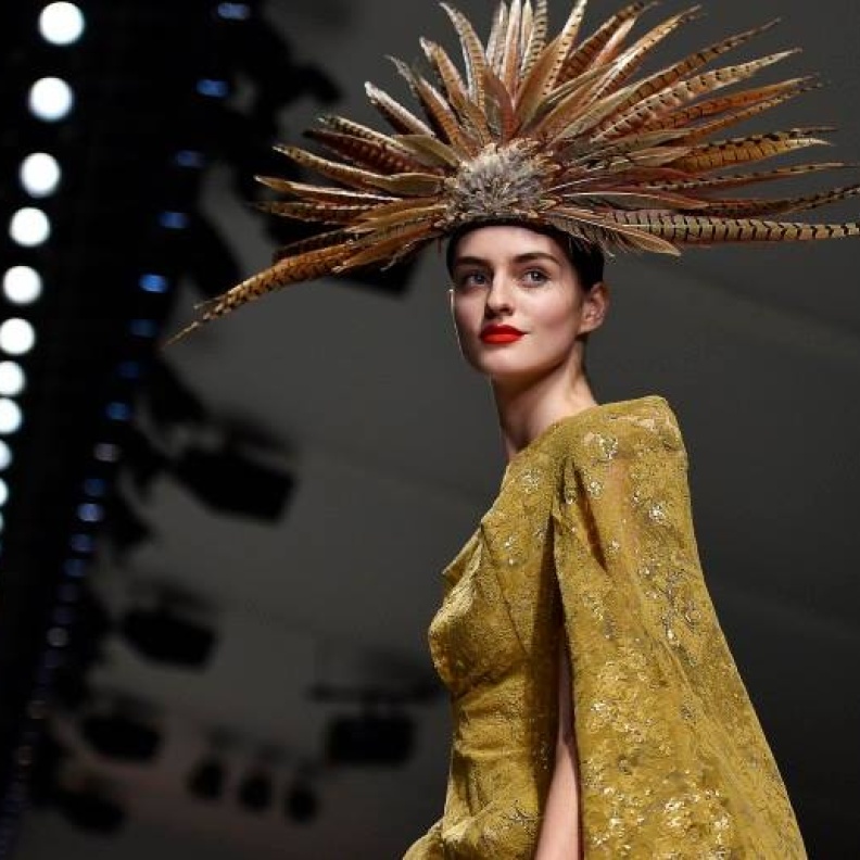 غرابة التصميم مع بداية انطلاق أسبوع الموضة في لندن