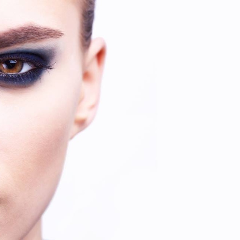 الظلال الزرقاء لن تغيب عن جمالك هذا الربيع