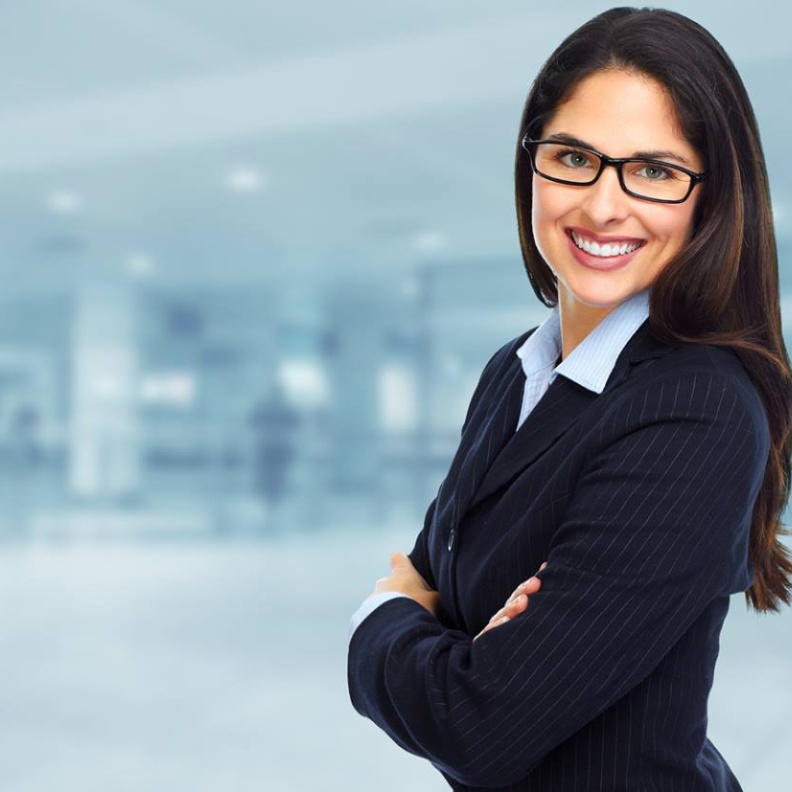 كوني سعيدة وإحتلفي بيومك