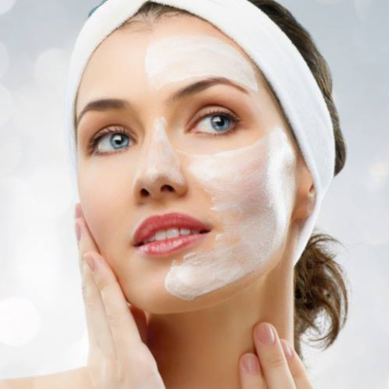 قناع اللبن والموز لتفتيح وتنعيم البشرة