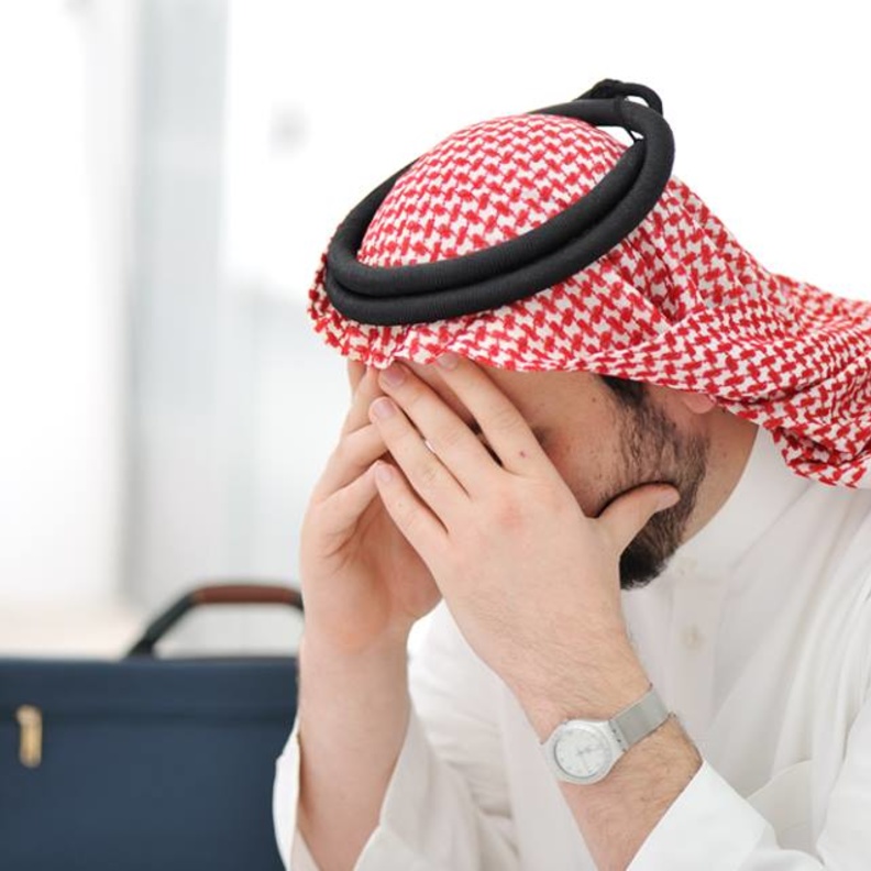 في الإمارات.. أب يطالب بسحب جنسية إبنه المراهق.. فما السبب؟