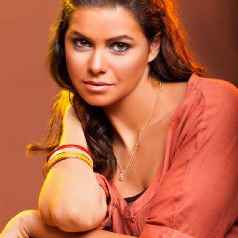 يسرا اللوزي