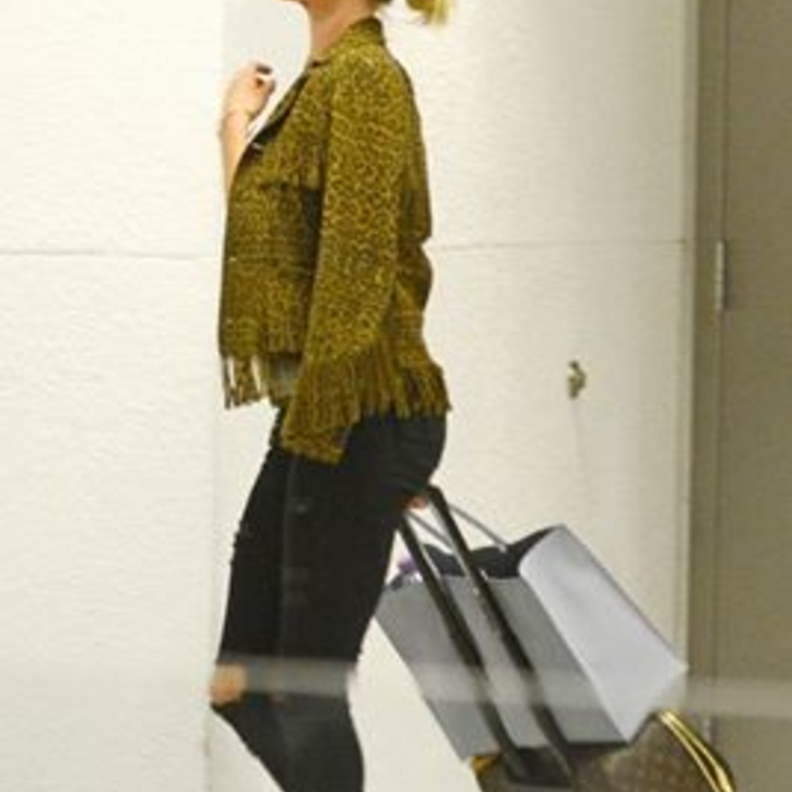 السفر بأناقة على طريقة روزي هنتنغتون 