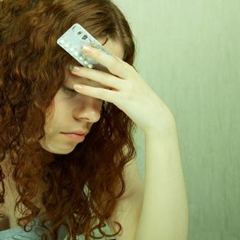 نساء يهرّبن حبوب إجهاض عبر الجو