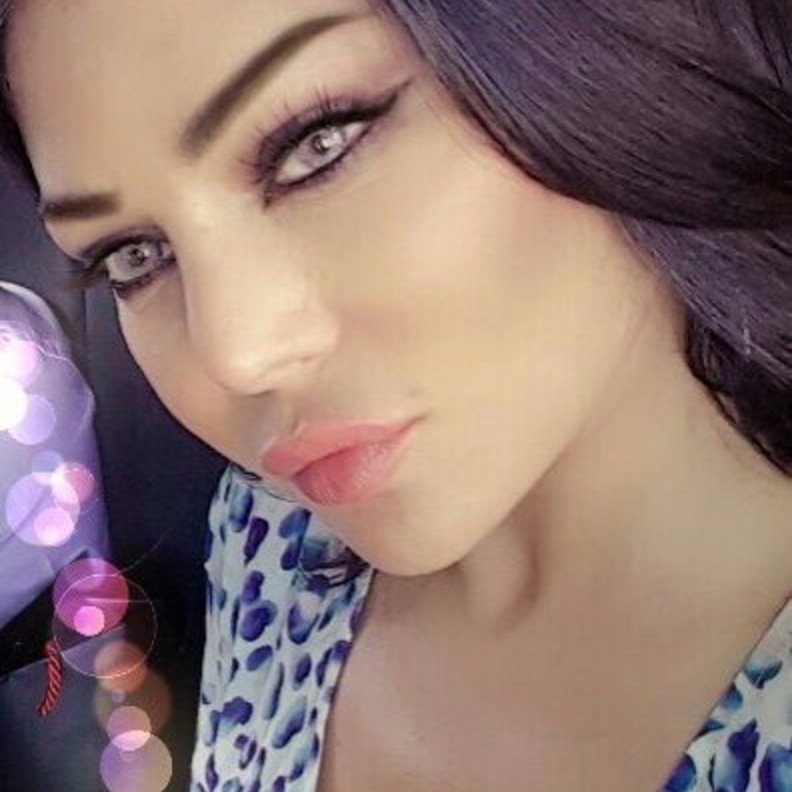 هيفاء وهبي تحافظ على رشاقتها بشكل ملفت