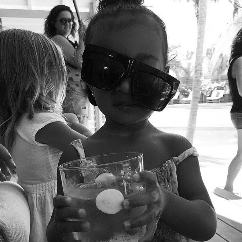 يبدو أن نورث ويست قد تحمست منذ الآن بتجربة مقتنيات والدتها !