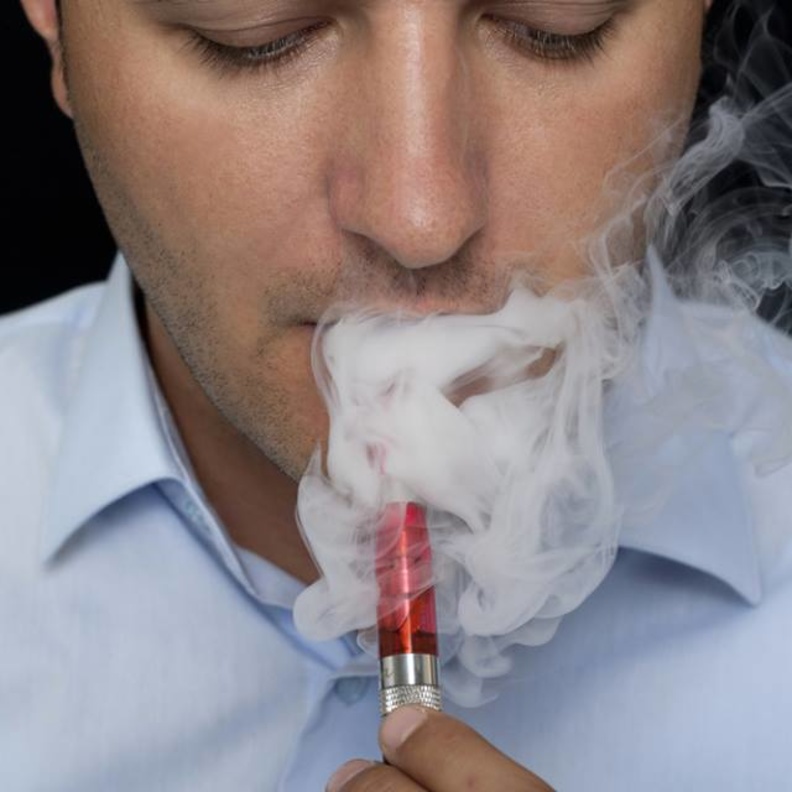 خبراء .. السجائر الإلكترونية ليست خطيرة