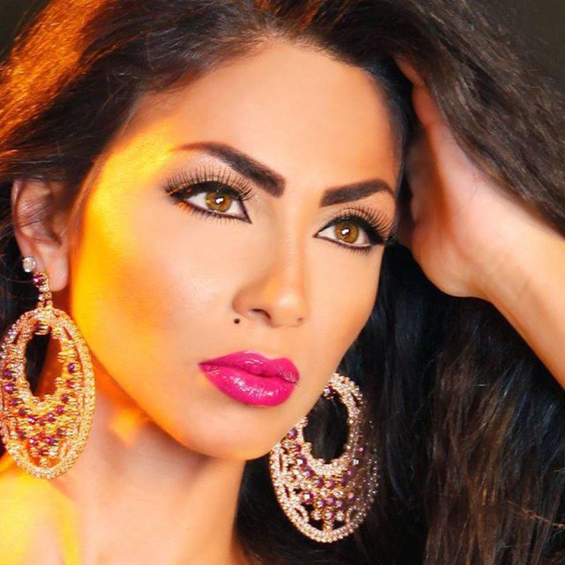 اعربت عن سعادتها باللقاء الاول مع الساحر