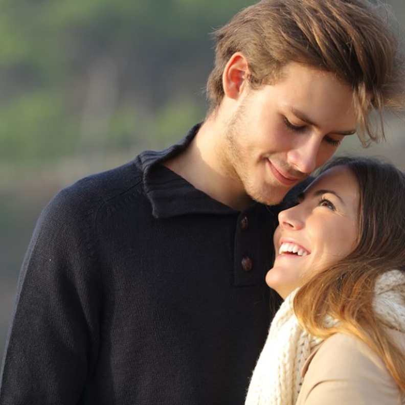 أسرار إنجذاب الرجل إلى المرأة القصيرة 