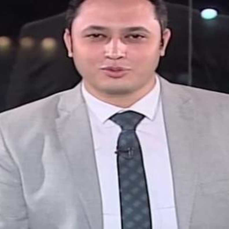 بالفيديو: مذيع مصري يوجه رسالة رومانسية لزوجته على الهواء مباشرة