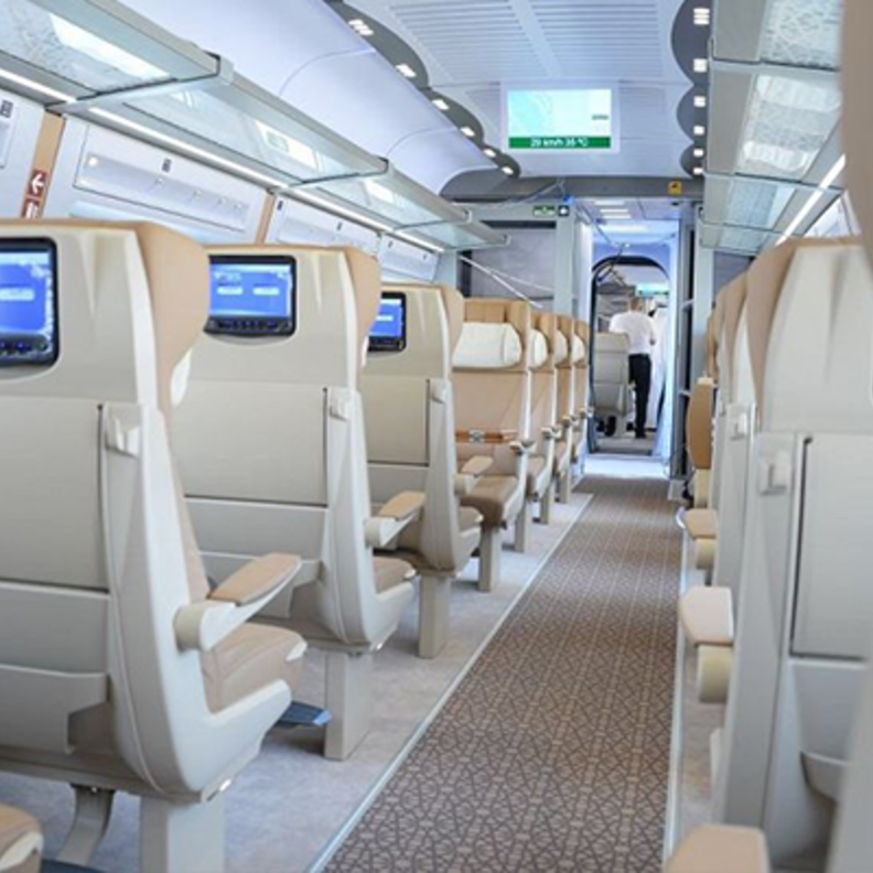 مقصورة ركاب رحبة في قطار الحرمين السريع