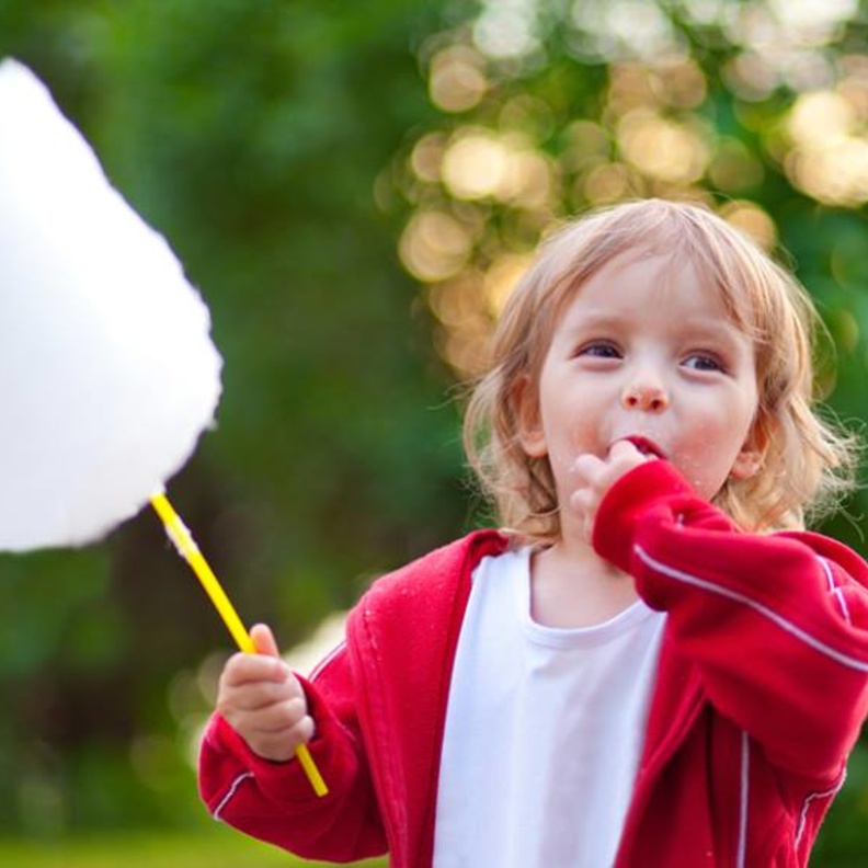 الحلويات .. متعة الأطفال في العيد ولكن!