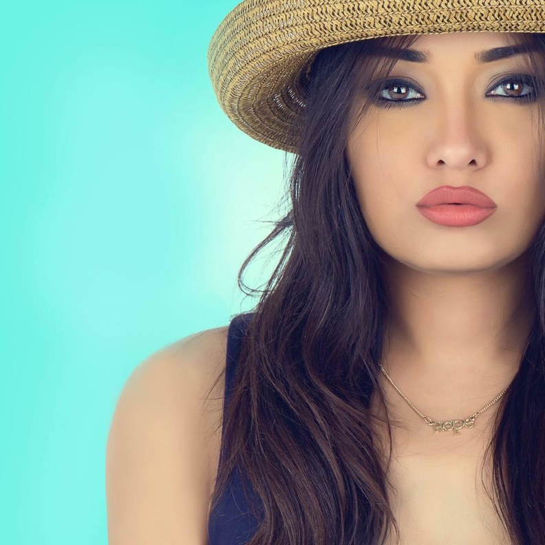 راندا البحيري تقدم دعاية مجانية لشقيقة زينة.. اعرفوا ماذا قالت عنها