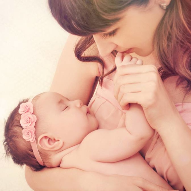 كيف تعتنين بمنطقة المهبل لدى طفلتك حديثة الولادة؟