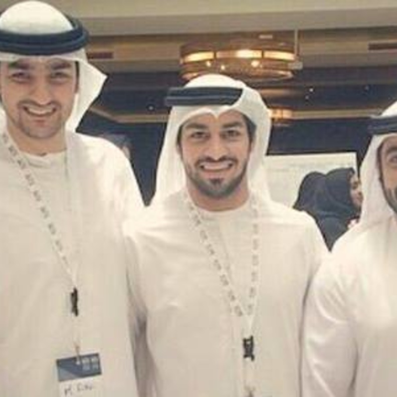 4 طلاب إماراتيين يبتكرون جهازاً يتحكم في مسافة الأمان بين السيارات