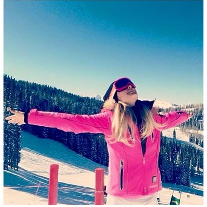 باريس هيلتون متشوقة للتزلج على جبال الالب في سويسرا