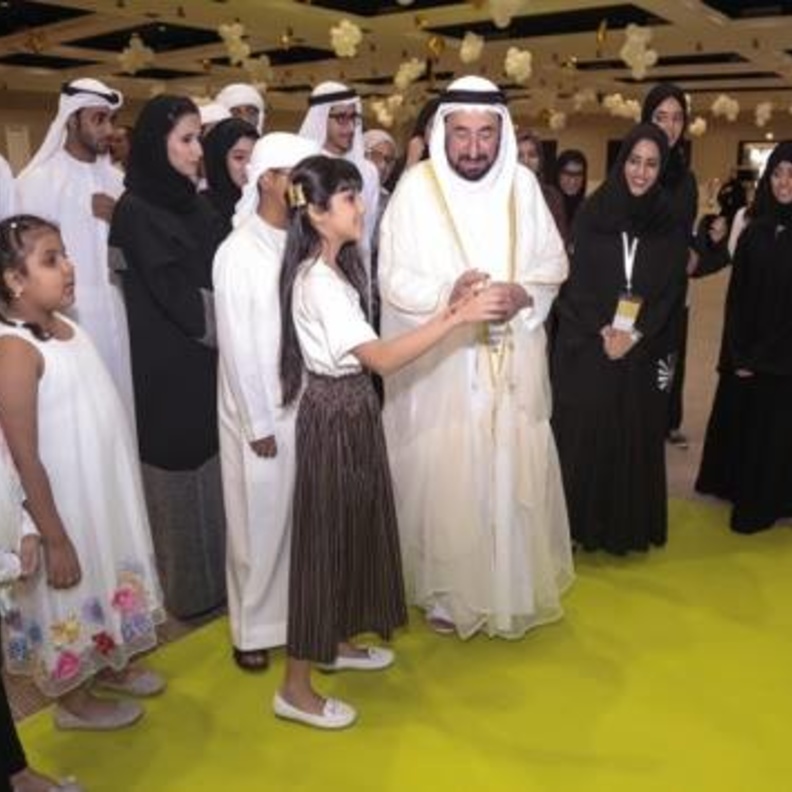 الشيخ سلطان القاسمي يشهد إفتتاح "الشارقة السينمائي للطفل" ويكرم فائزيه